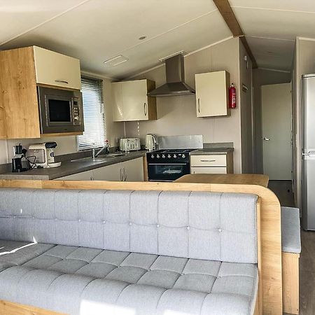Lovely 8 Berth Caravan For Hire At Barmston Beach Holiday Park Ref 62002O Otel Lund Dış mekan fotoğraf