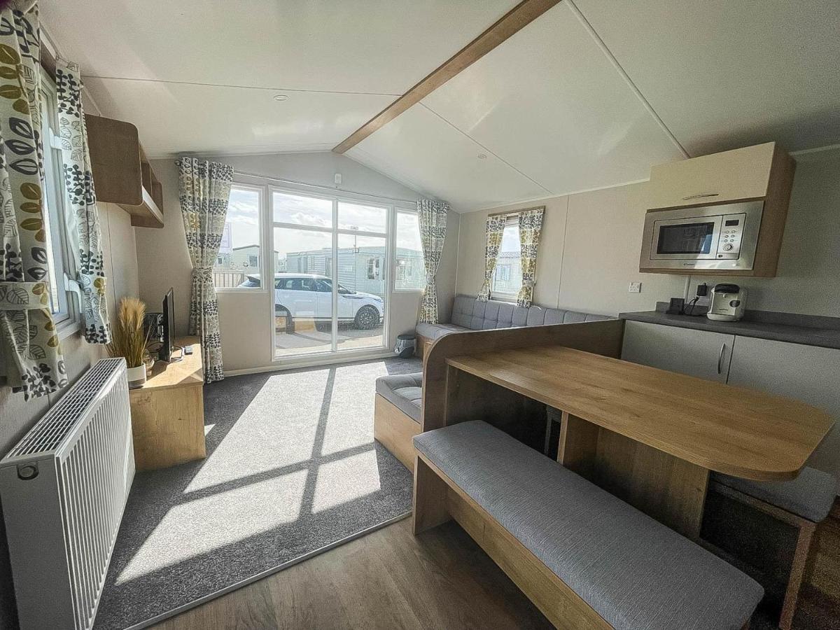 Lovely 8 Berth Caravan For Hire At Barmston Beach Holiday Park Ref 62002O Otel Lund Dış mekan fotoğraf