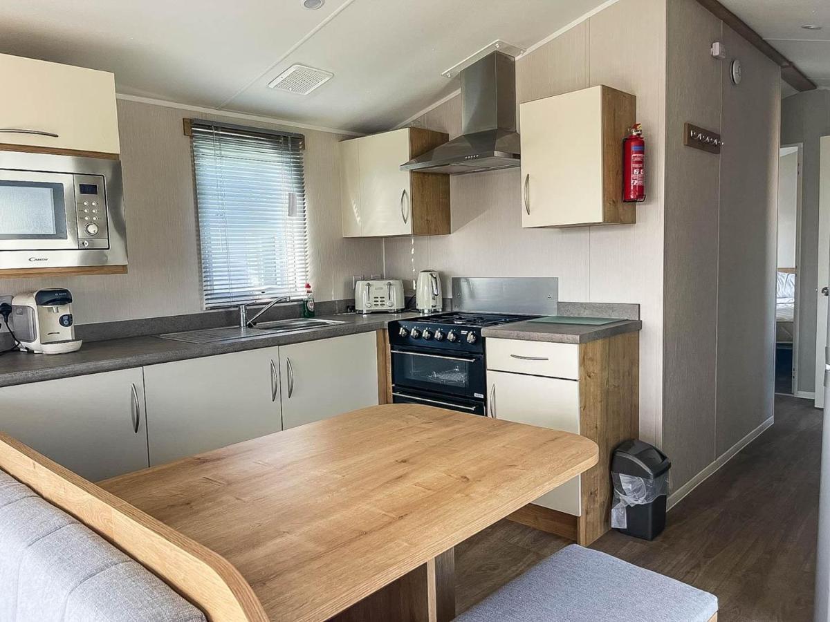 Lovely 8 Berth Caravan For Hire At Barmston Beach Holiday Park Ref 62002O Otel Lund Dış mekan fotoğraf