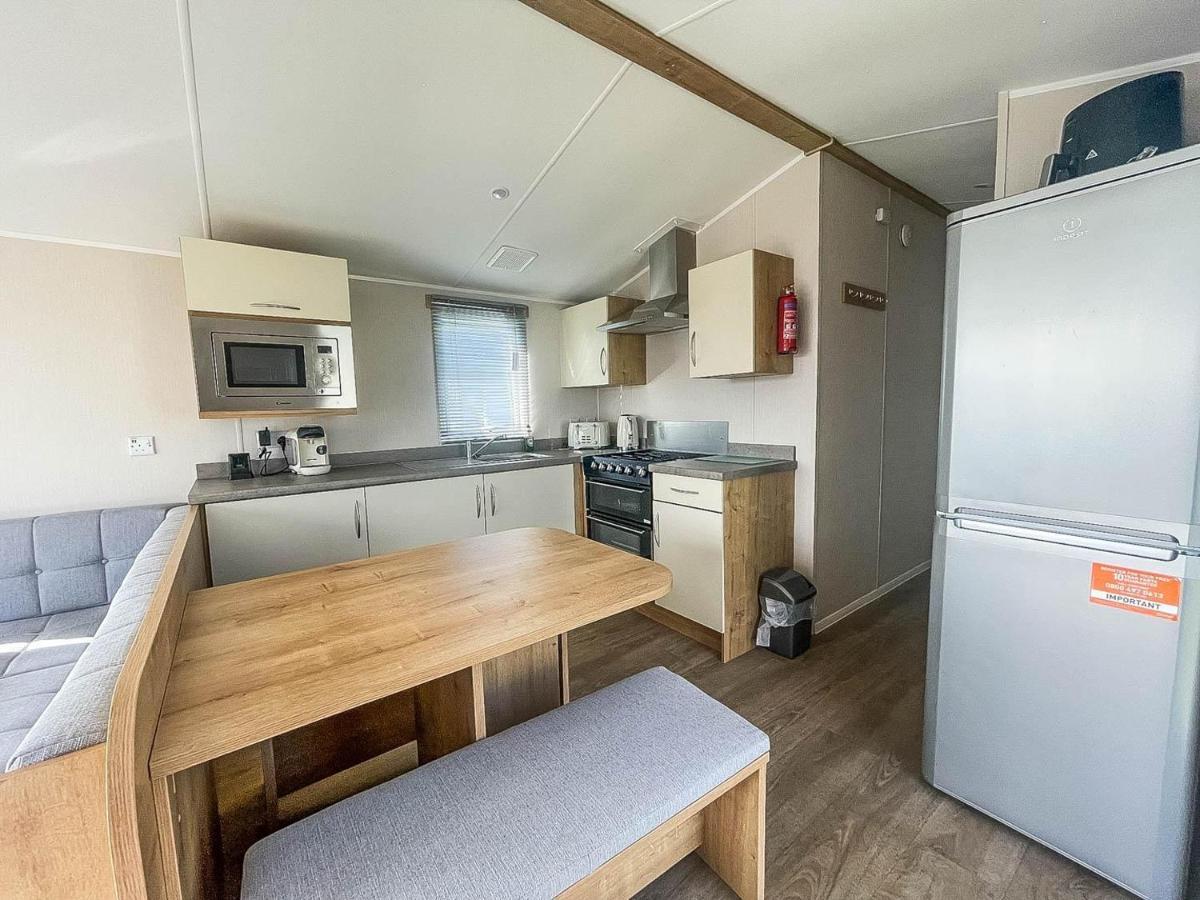 Lovely 8 Berth Caravan For Hire At Barmston Beach Holiday Park Ref 62002O Otel Lund Dış mekan fotoğraf