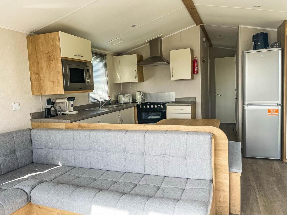 Lovely 8 Berth Caravan For Hire At Barmston Beach Holiday Park Ref 62002O Otel Lund Dış mekan fotoğraf